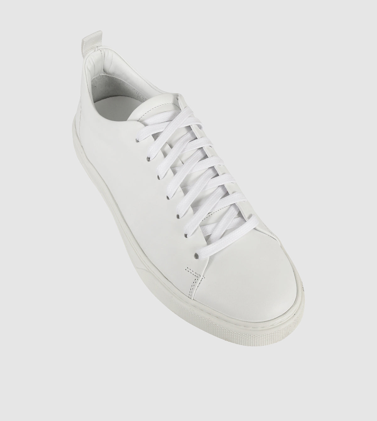 Aven Low Top Sneakers by Brando